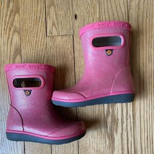 EUC pink glitter Bogs rain boots, toddler size 6
